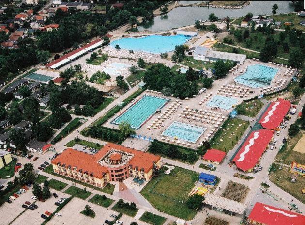 Dom Studia Petra Otel Štúrovo Dış mekan fotoğraf